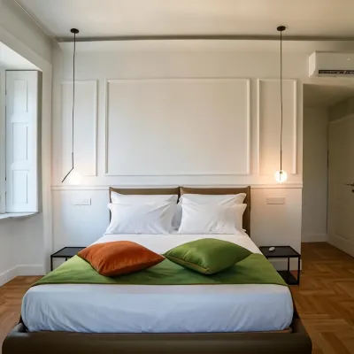 The Five Rooms Napoli Отели рядом с достопримечательностью «Центральный железнодорожный вокзал Неаполя»