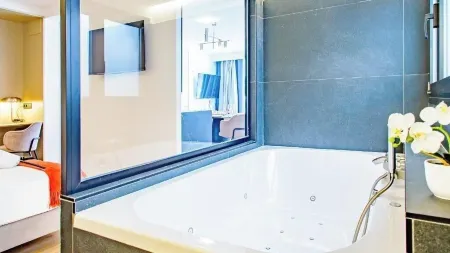 Myflats Premier Suites Отели в г. L'Alacanti
