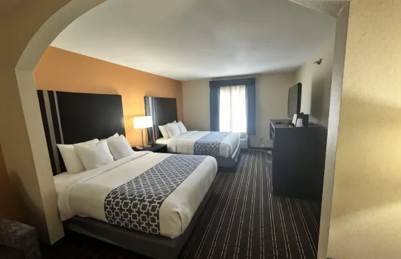 貝斯特韋斯特Plus巴斯酒店及套房