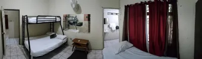 Tonys Guest House Hotel a 