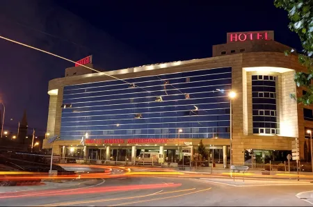 Amura Alcobendas Отели рядом с достопримечательностью «National Museum of Science and Technology»