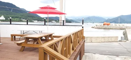 Namhae Wolpoduyane Pension Отели в г. Намхэ