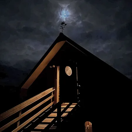 Genuine Farm Experience! Barn Loft on Organic Farm—rooster and Chickens below!