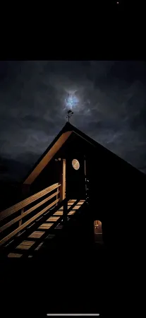 Genuine Farm experience! Barn loft on Organic Farm—pet pig and chickens below!