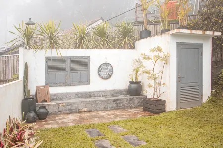 Villa Memory-Modern White Open Kitchen Отели рядом с достопримечательностью «Adeka Campsite»