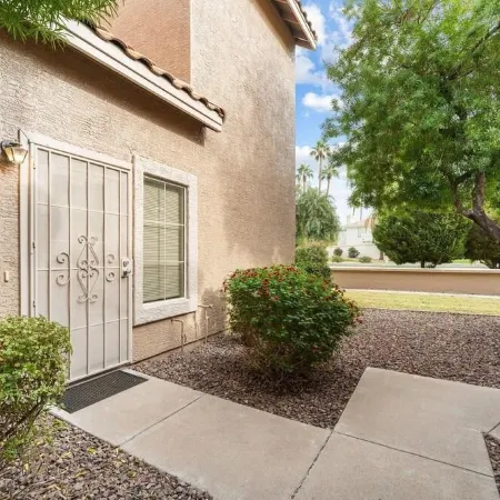 Charming 2-bedroom townhome with fitness room, WiFi in delightful Gilbert