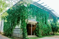 ShiCo Transit Hotel - Inns