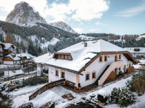 Anna Lodges Dolomites 酒店
