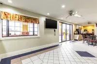 Econo Lodge - parking