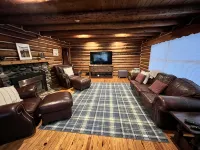Lakewood Lodge - Marquette Log Cabin w/ Lake Views - 4-Star