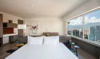 V Grand Hotel, A Member Of Radisson Individuals โรงแรมใน