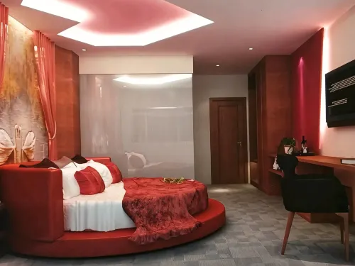 Keyou Zhongqi Aishangjia Fashion Hotel - Parkplatz