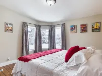 Chic Home in Downtown Driggs! Hotels in Driggs