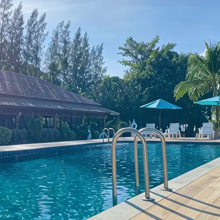 Koh Ngai Paradise Beach Resort