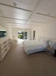 Luxury Five Bedroom Private Beach Estate with Starlink - Wifi