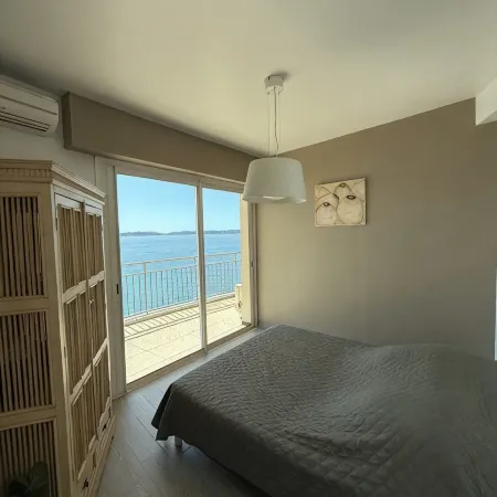 Apartment "Sur l'Eau" walking distance to beach and center. Gulf of Saint-Tropez