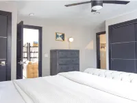 Modern, Spacious Loft in Douglas with Free Parking! Hotels in Douglas