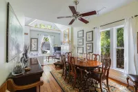 Elegant 3-bedroom Victorian house in Denver's Lower Highlands - 방갈로