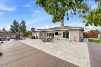 Dreamy Luxe Pool Retreat - 3BR in Urban Campbell