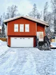 Scenic, cheery, and bright Eagle River home base to adventure. - balcony