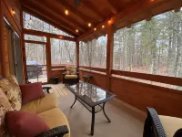 Quiet Sports Oasis-Wooded & Private Hotels in Lenroot