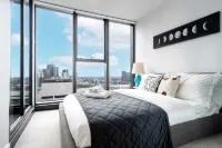 1B1B Condo with Bay &River Views