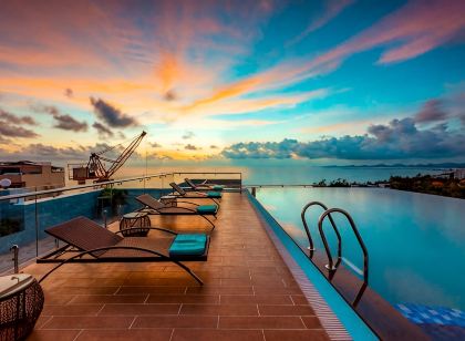 Night Sea Hotel