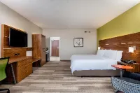 Holiday Inn Express & Suites SANTA ANA - ORANGE COUNTY by IHG