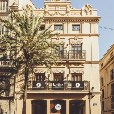 Room Mate Oliveira - City Centre, Valencia Отели рядом с достопримечательностью «Театр «Принсипаль»»