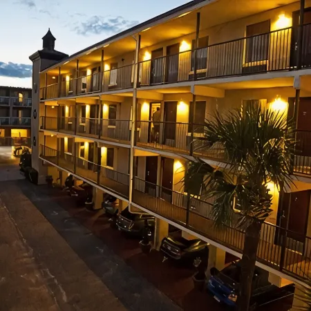 DeSoto Beach Hotel