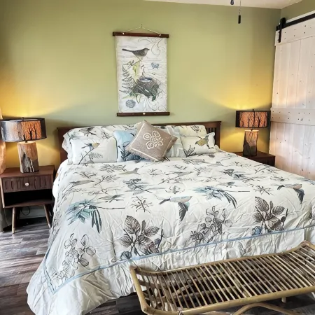 Popular Villa with Mountain Views in a Resort with Trails and a Cozy Tavern.