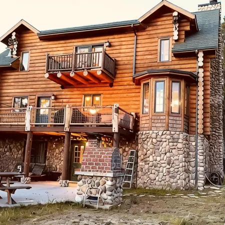 B&B Ranch is a cozy cabin, mountain views, perfect for rest, fun.  9-11 guest