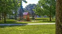 New A-Frame Cabin by Des Moines: Milkweed theme - 3-Star