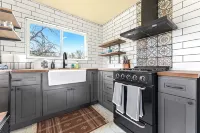 Charming cabin with AC and WiFi / 20 min from DTA