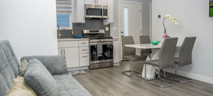 Charming 1 bedroom 1 bathroom guest house with AC, WiFi in brilliant Glendale Отели в г. Глендейл