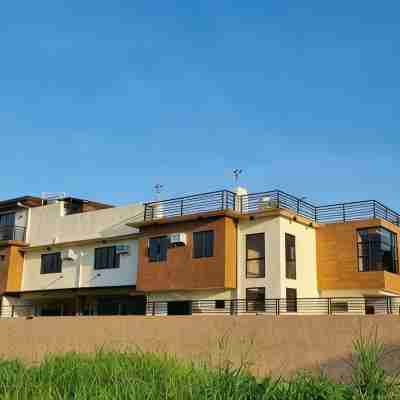 TJM Hot Spring Villa 1, a spacious 5-bedroom, with WiFi, AC in serene Los Baños Hotel Exterior