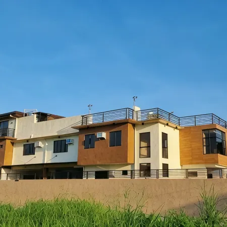 TJM Hot Spring Villa 1, a spacious 5-bedroom, with WiFi, AC in serene Los Baños