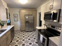 Private, wooded, and convenient cottage just blocks from SOMC Hotels in Scioto County