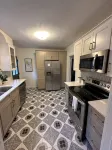 Private, wooded, and convenient cottage just blocks from SOMC