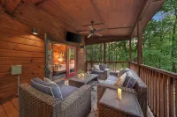 Creekside Retreat: Hammocks, Firepit, and Games...Sleeps 8! - 4-Star