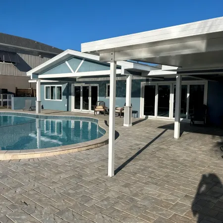 Spacious 4-bedroom house in beautiful Hernando Beach with WiFi, pool, sleeps 8