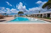 Eques Petit Resort - Beach