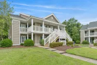 Salt & Light - 1st Floor 3BR unit in True Blue