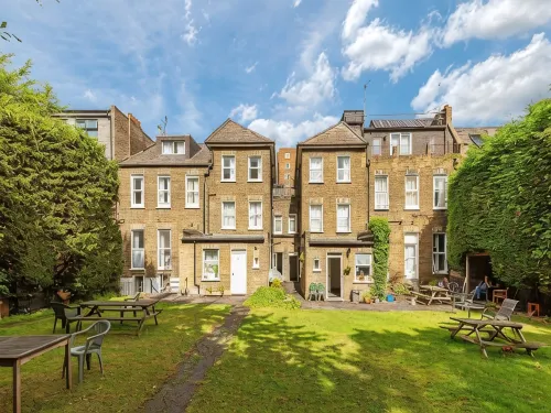 Amhurst Hotel - Bed and Breakfasts