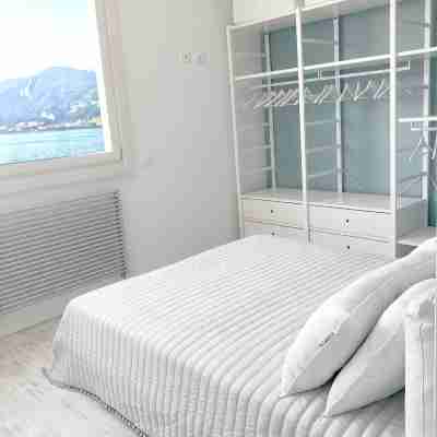 Iseo Lake View - the window on the harbor Rooms