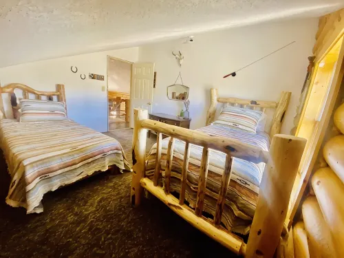 Beautiful Cabin! Fireplace, Deck, Pooltable! - Chalets