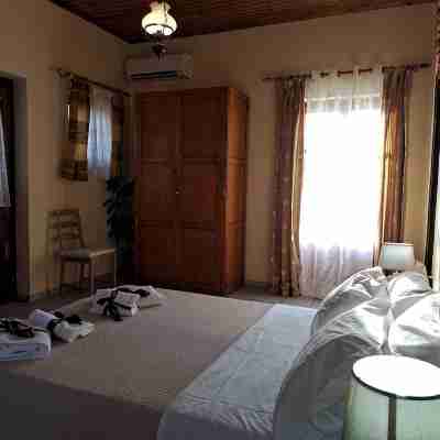 First floor apartment with beautiful mountain and sea view near the sea Rooms