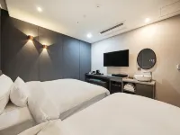 Haeundae Society Hotel โรงแรมใกล้ศูนย์การประชุมและจัดแสดงสินค้าปูซาน (BEXCO)