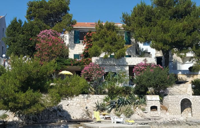 Villa located directly at the sea