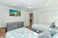 The Cayman Condo @ Coconut Bay - Island vibes, ocean views, diving & beaches...